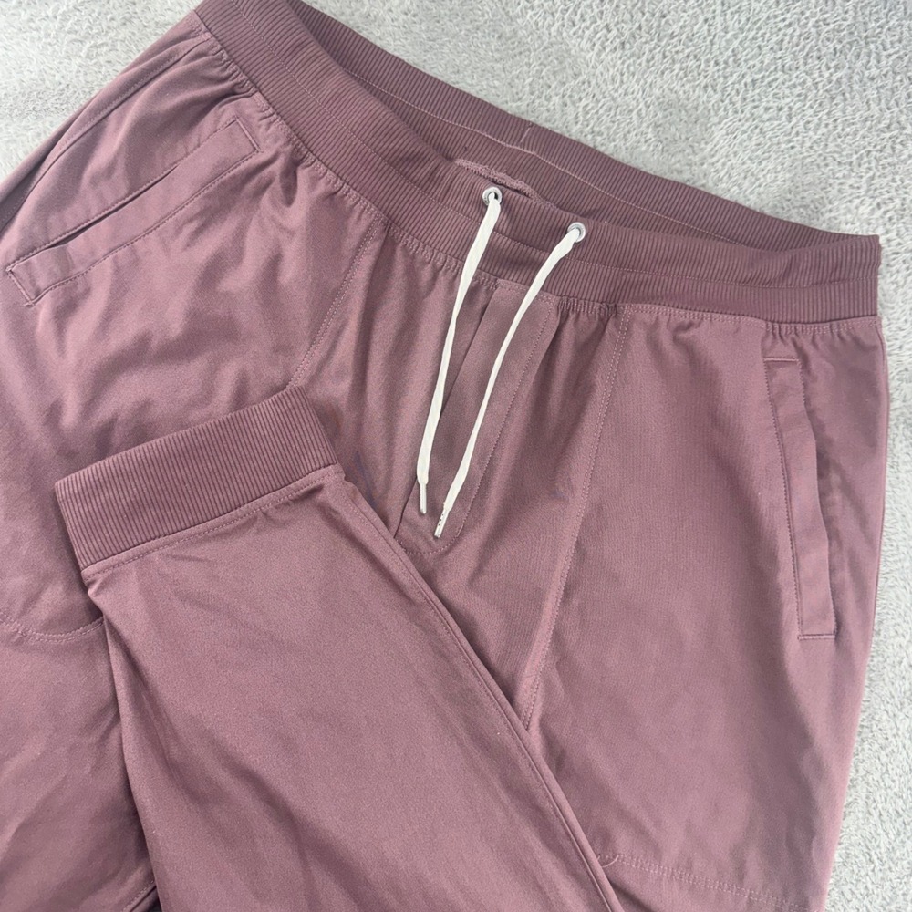 Vuori Sunday Performance Jogger‎ Men XXL Plum V436 Good Stretch Tapered Athletic